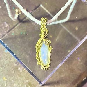 Iridescent Moonstone Minimalist Beaded Necklace